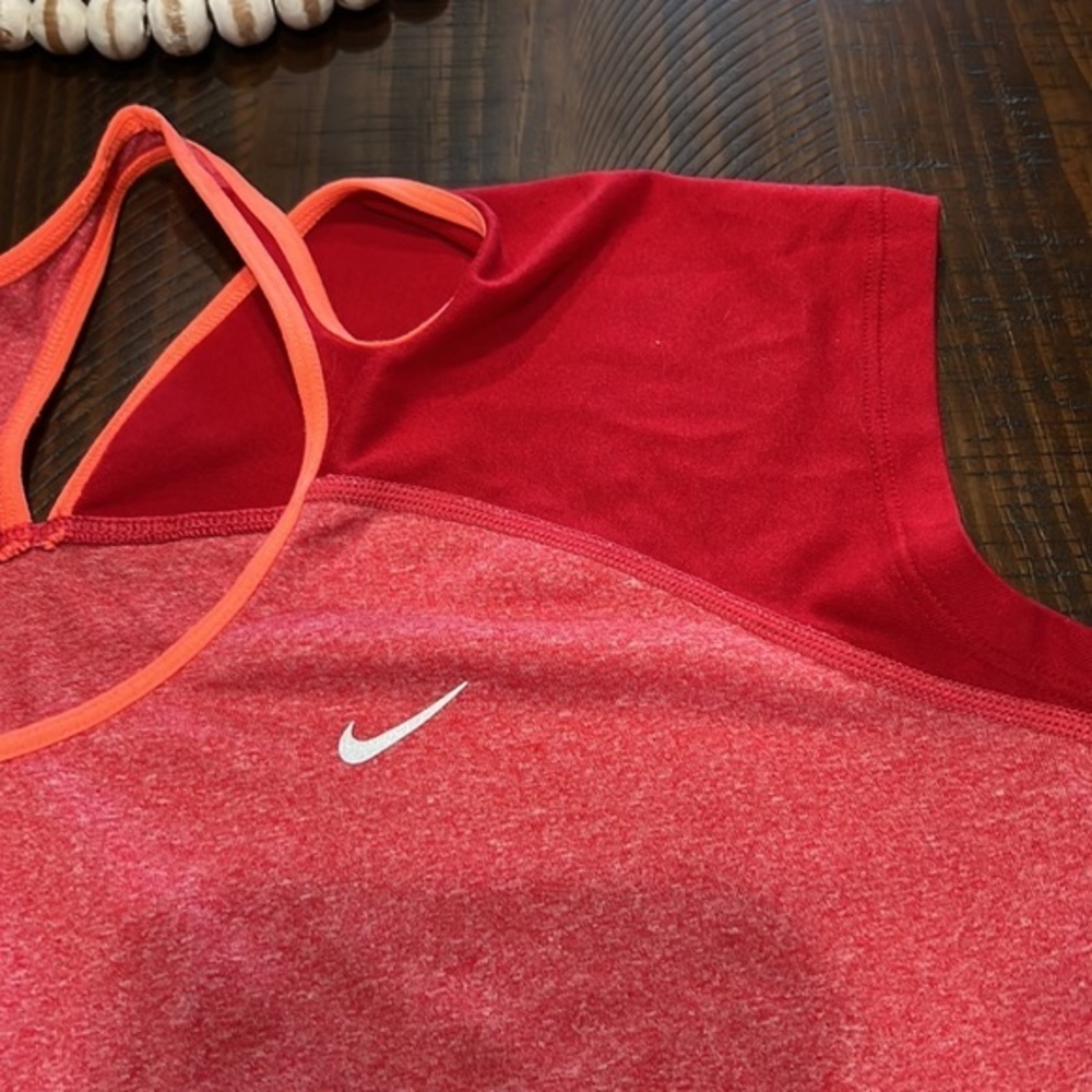 Nike - Picture 2 of 7
